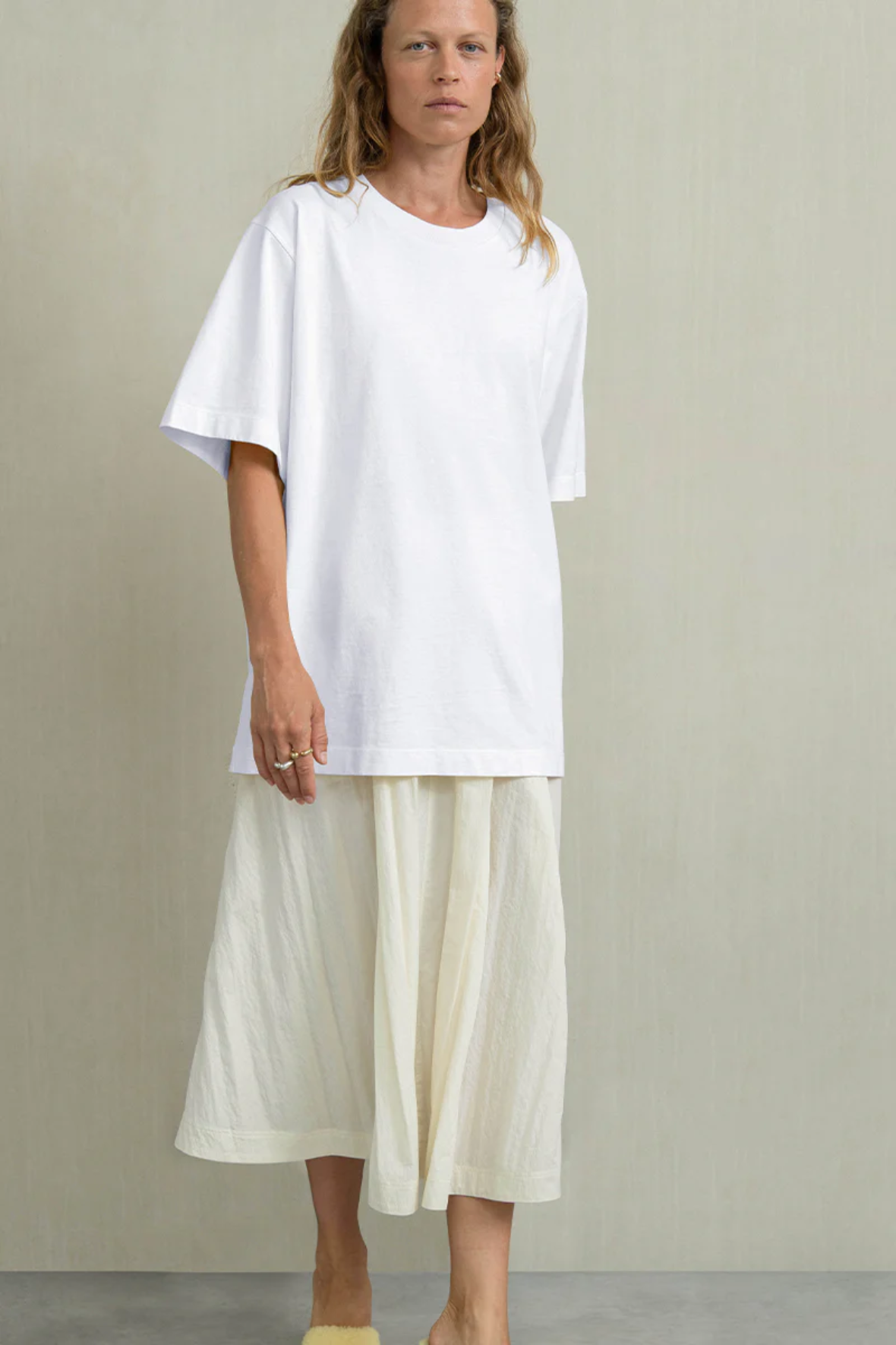 Alternative view of Humanoid Vanda Tshirt