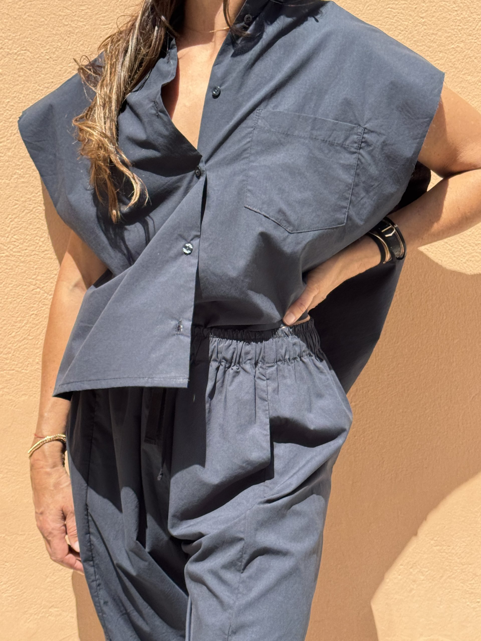 Alternative view of Noss Label Sleveless Shirt