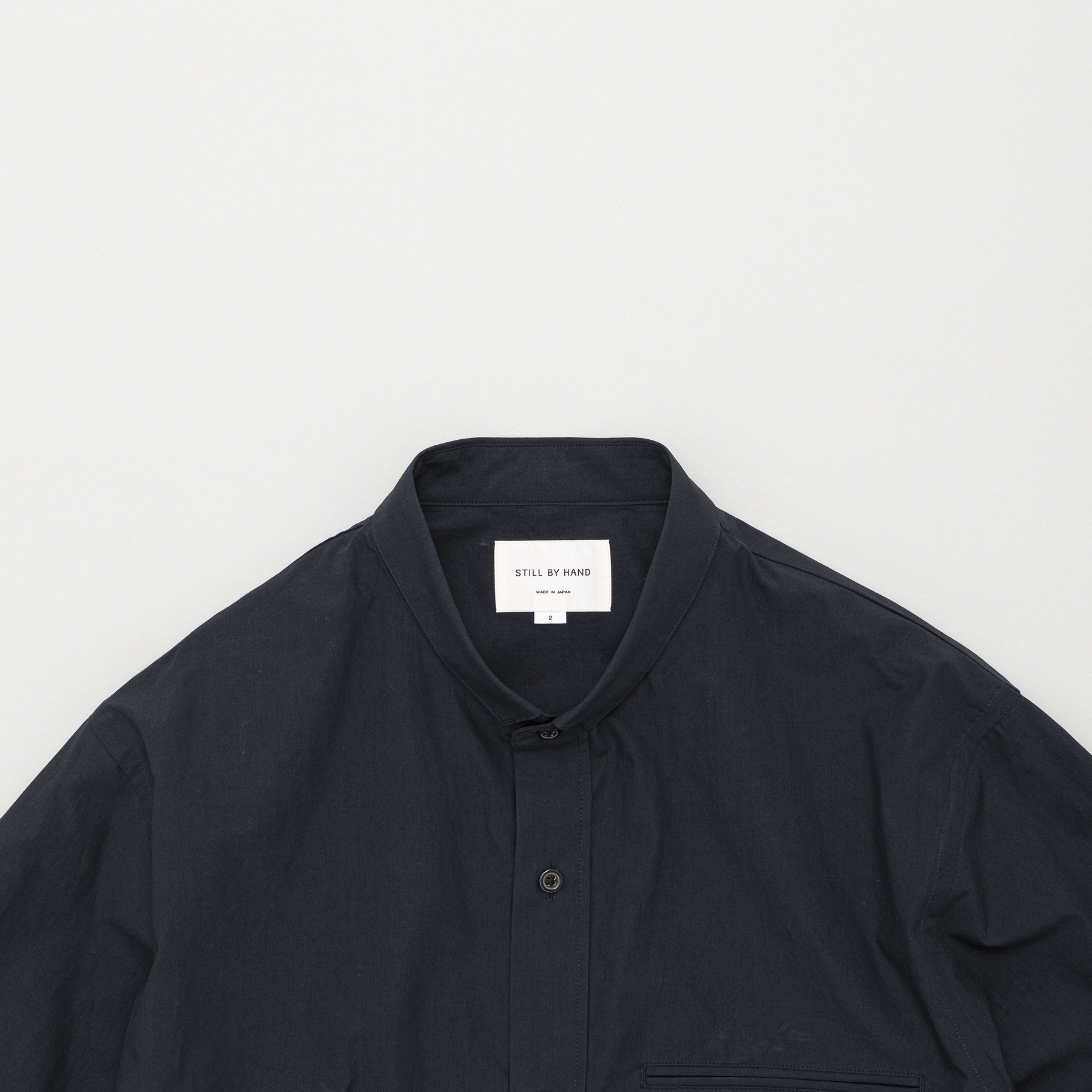 Alternative view of Still By Hand Linen Mixed Narrow Collar Shirt